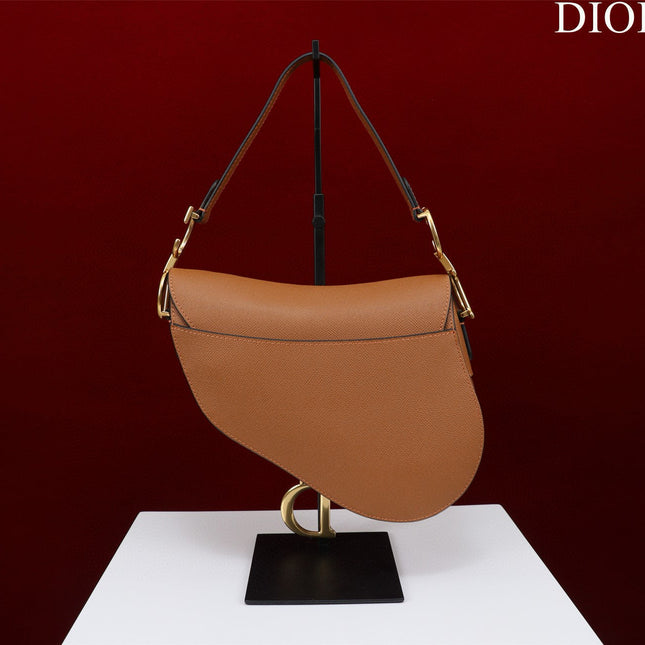 SADDLE BAG 25 WITH STRAP GOLD GRAINED CALFSKIN GHW