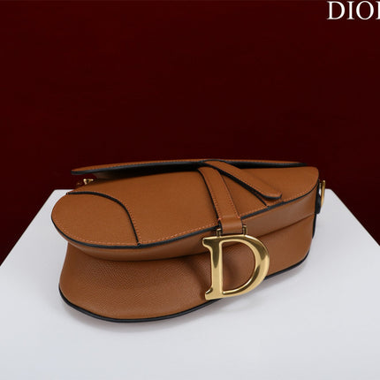 SADDLE BAG 25 WITH STRAP GOLD GRAINED CALFSKIN GHW
