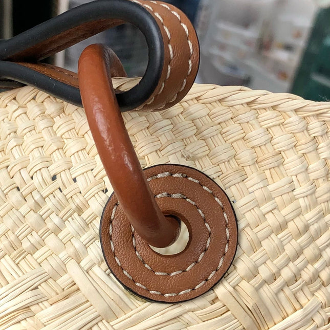 MEDIUM ANAGRAM BASKET BAG 46 IN BEIGE IRACA PALM AND TAN CALFSKIN