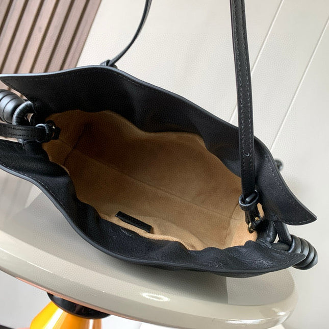 LOE MEDIUM 30 FLAMENCO KNOT IN BLACK LAMBSKIN