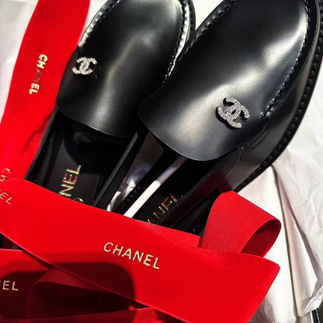 CC MOCCASINS 2025 IN BLACK CALFSKIN