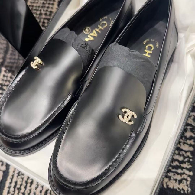 CC MOCCASINS 2025 IN BLACK CALFSKIN