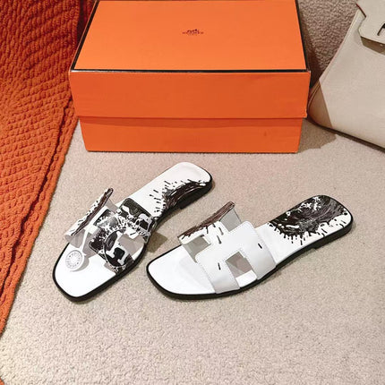 0RAN SANDAL IN BLACK MIX WHITE CALFSKIN