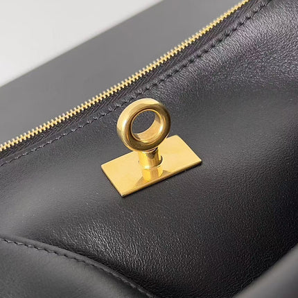 RODEO SHOULDER BAG 22 IN BLACK CALFSKIN GOLD HARDWARE