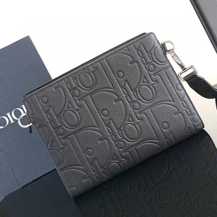 CLUTCH 27 BAG IN BLACK CALFSKIN EMBOSSED LOGO