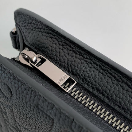 CLUTCH 27 BAG IN BLACK CALFSKIN EMBOSSED LOGO