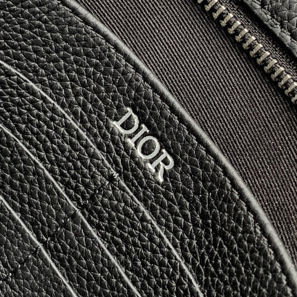 CLUTCH 27 BAG IN BLACK CALFSKIN EMBOSSED LOGO