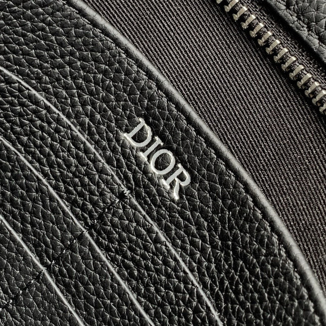 CLUTCH 27 BAG IN BLACK CALFSKIN EMBOSSED LOGO