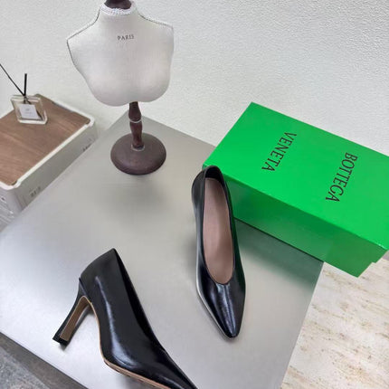 HIGH PUMP IN BLACK SHINY CALFSKIN