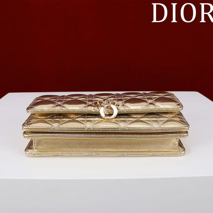 CD BAG 21 IN GOLD CALFSKIN WITH GOLD HARDWARE