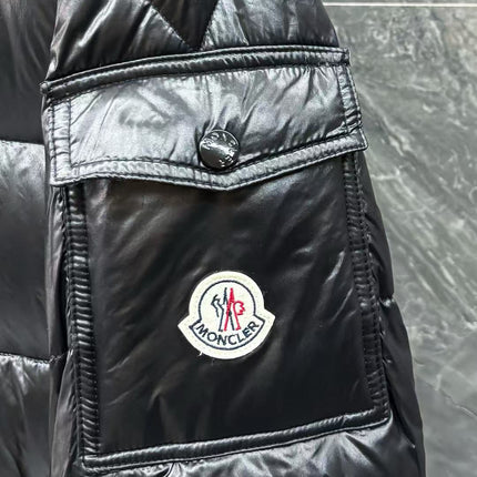 MONCLER PUFFER JACKET IN BLACK