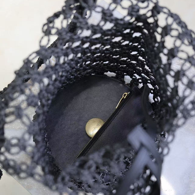 YSL SHOULDER BAG 33 IN BLACK WOVEN RAFFIA