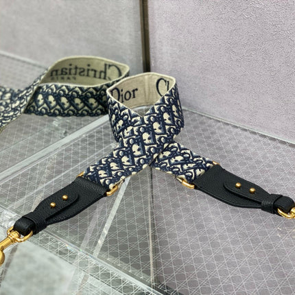 CD BOBBY EAST-WEST 27 BAG IN BLACK CALFSKIN GOLD HARDWARE