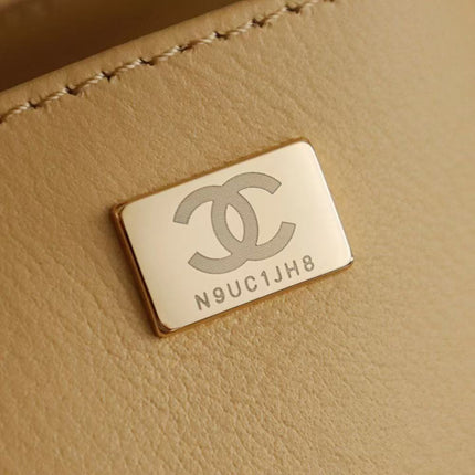 CC KELLY TOP HANDLE BAG 19 IN BEIGE WOVEN RAFFIA