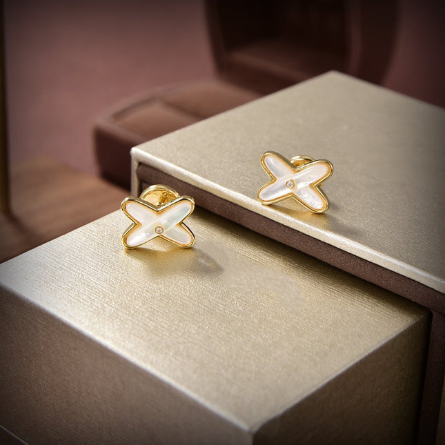 JEUX DE WHITE MOP GOLD DIAMOND EARRINGS