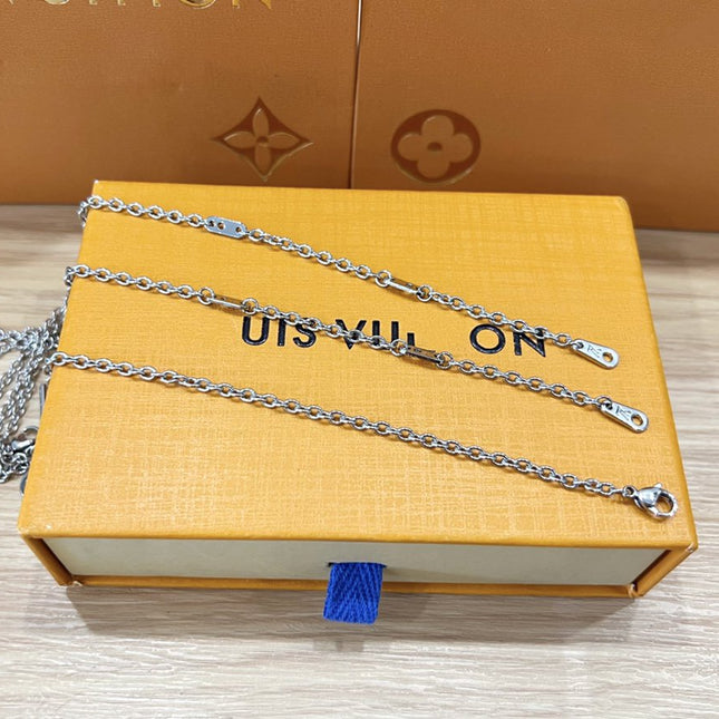 LV KEY PENDANT