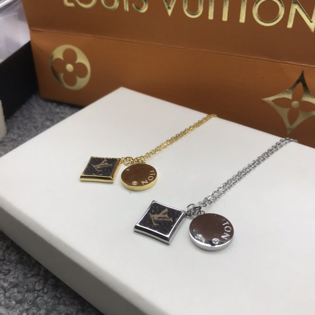 LV NECKLACE MONOGRAM SQUARE