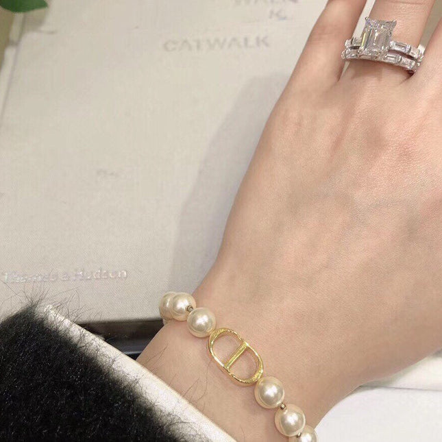 THE CD LETTER SIMPLE PEARL BRACELET