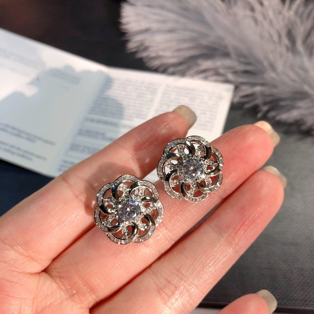 FLOWER SILVER DIAMOND EARRINGS