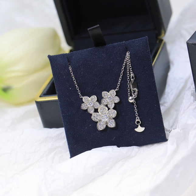 WILD FLOWER SILVER DIAMOND CLUSTER NECKLACE