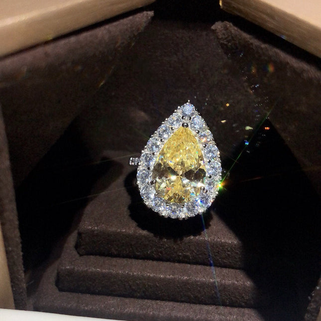 CONSTELLATION PEAR SHAPE YELLOW SILVER DIAMOND RING