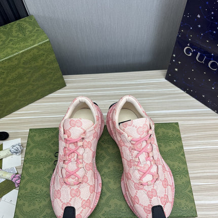 GG RUN PINK LEATHER SNEAKERS