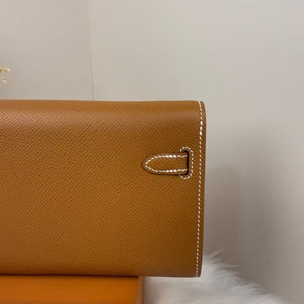 KELLY CLASSIQUE TO GO WALLET 20 IN BROWN CALFSKIN GOLD HARDWARE