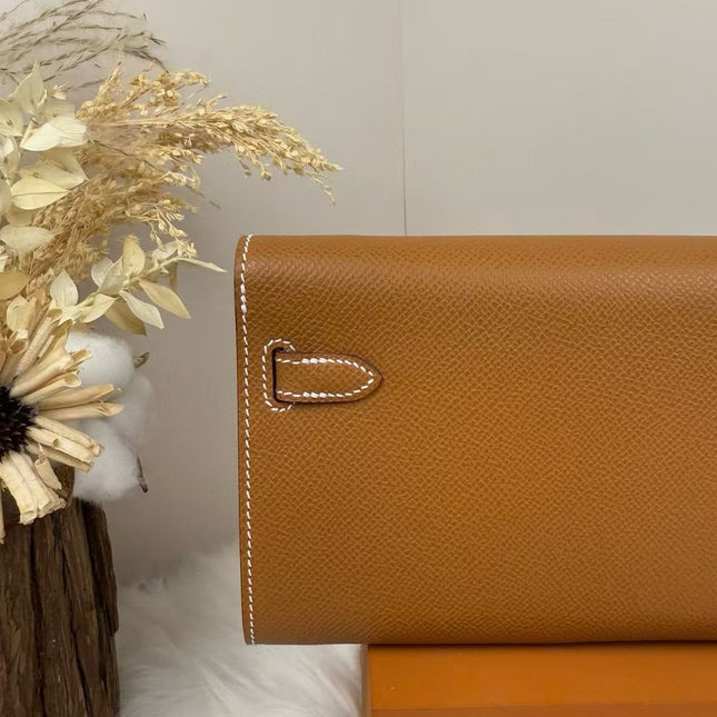 KELLY CLASSIQUE TO GO WALLET 20 IN BROWN CALFSKIN GOLD HARDWARE