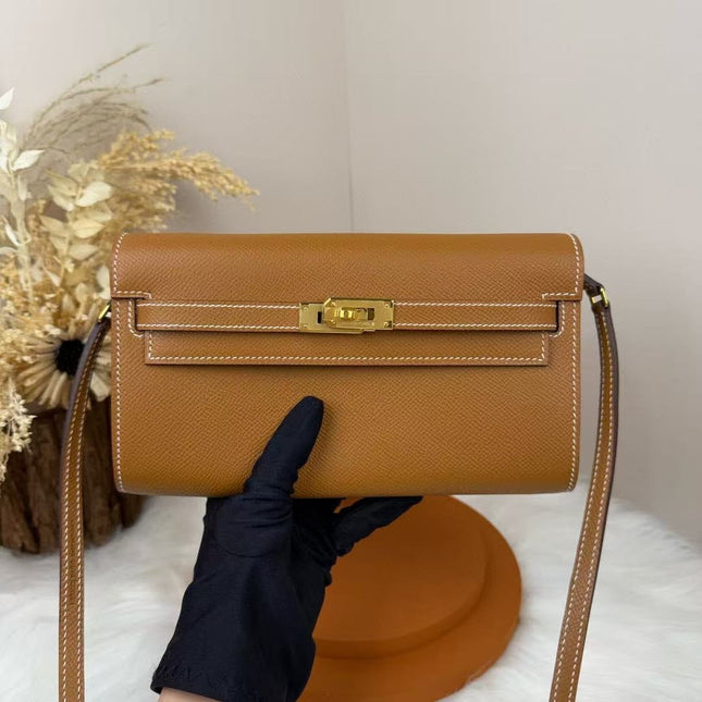 KELLY CLASSIQUE TO GO WALLET 20 IN BROWN CALFSKIN GOLD HARDWARE