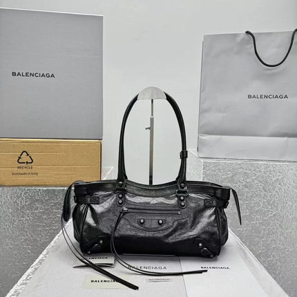 NEO CAGOLE 32 IN BLACK CALFSKIN BLACK HARDWARE