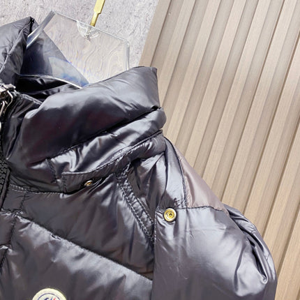 MONCLER SLEEVELESS PUFER JACKET IN BLACK STYLE 10