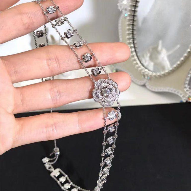 BOUTON CAMELIA NECKLACE SILVER DIAMOND