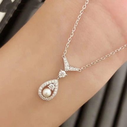 JOSEPHINE WHITE MOP SILVER DIAMOND NECKLACE