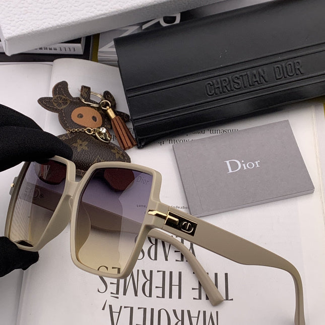 MONTAIGNE SQUARE SUNGLASS CD4780 IN ACETATE