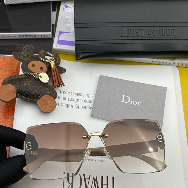 MONTAIGNE SQUARE SUNGLASS CD7159 IN ACETATE