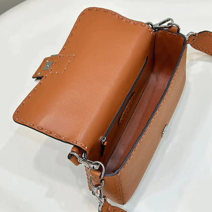 BAGUETTE 27CM TAN CALFSKIN SILVER HARDWARE