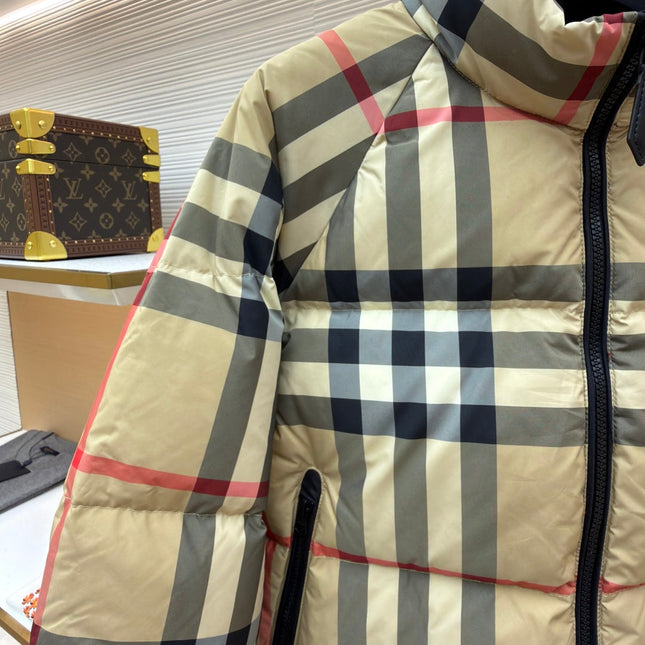 BURBERRY 25S DOWN JACKET 568517