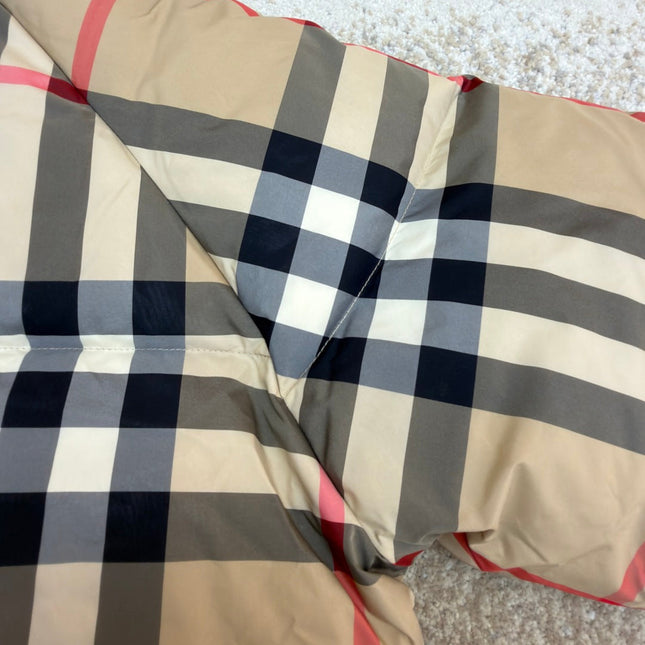 BURBERRY 25S DOWN JACKET 568517