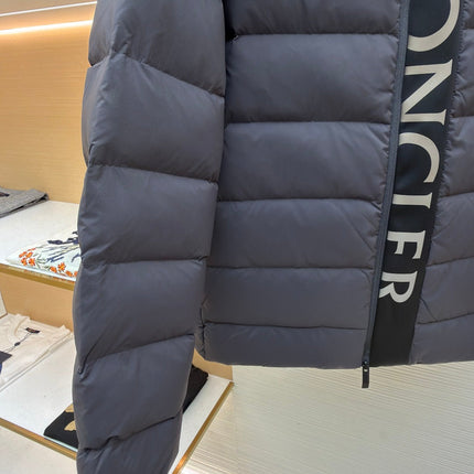 MONCLER 25S DOWN JACKET WITH DETACHABLE HOOD 250