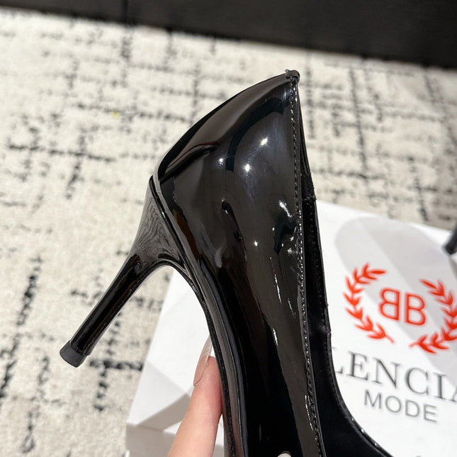 POINTED HIGH PUMPS IN BLACK PATENT CALFSKIN WITH CRYSTAL BUCKLE