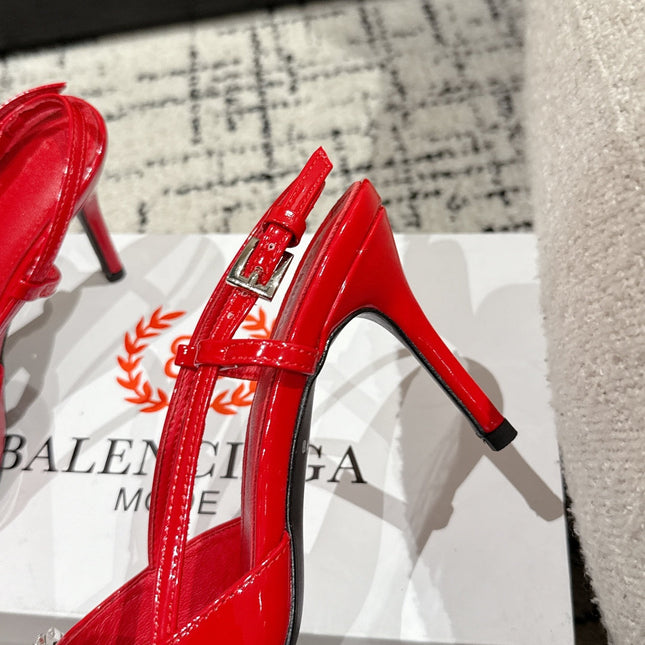 POINTED HIGH SLINGBACK IN RED PATENT CALFSKIN WITH CRYSTAL BUCKLE