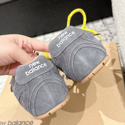 MM x NB SNEAKER IN GREY SUEDE