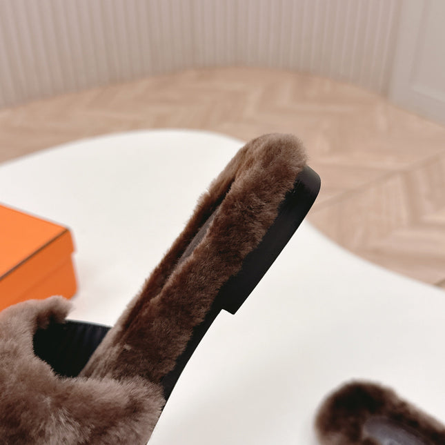 HM 25S ORAN SANDAL IN DARK BROWN SHEARLING WITH SILVER HARDWARE