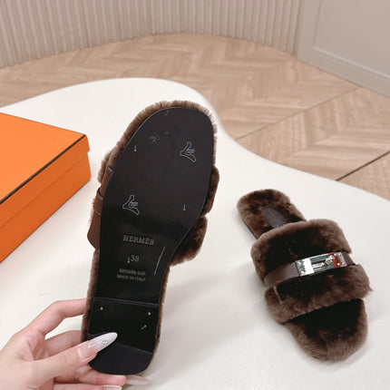 HM 25S ORAN SANDAL IN DARK BROWN SHEARLING WITH SILVER HARDWARE