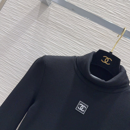 CHANEL 25S LONG-SLEEVE TURTLENECK T-SHIRT 413