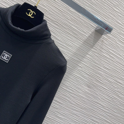 CHANEL 25S LONG-SLEEVE TURTLENECK T-SHIRT 413