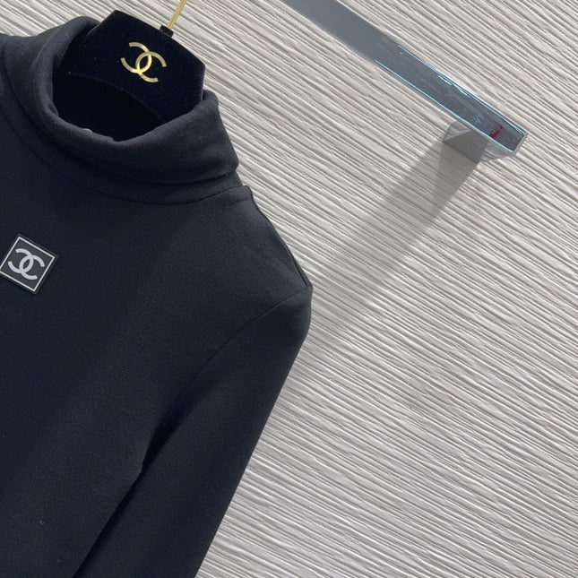 CHANEL 25S LONG-SLEEVE TURTLENECK T-SHIRT 413