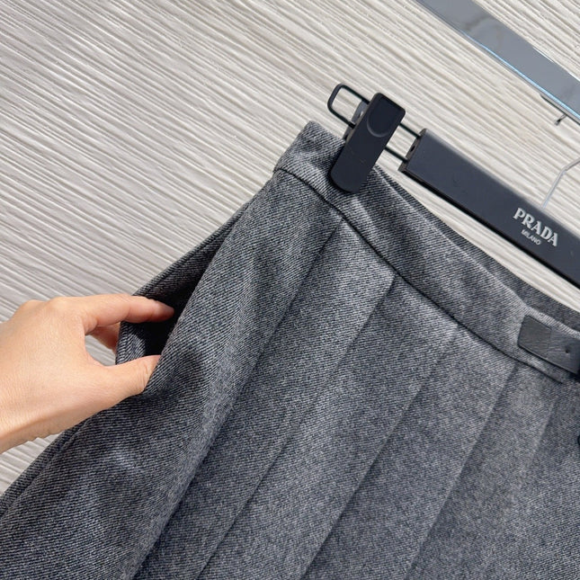 PRADA 25S LONG PLEATED SKIRT 212
