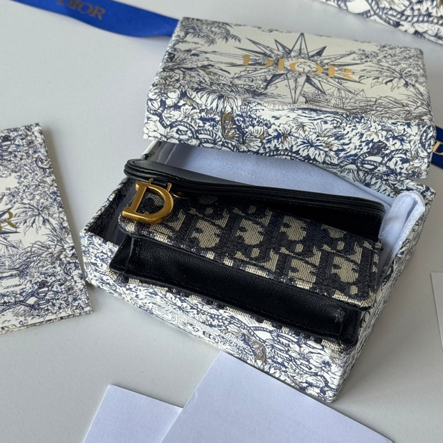 DIOR 25S SADDLE JASMINE GUSSET CARD HOLDER 10 IN BLUE BLACK OBLIQUE JACQUARD CANVAS AND CALFSKIN