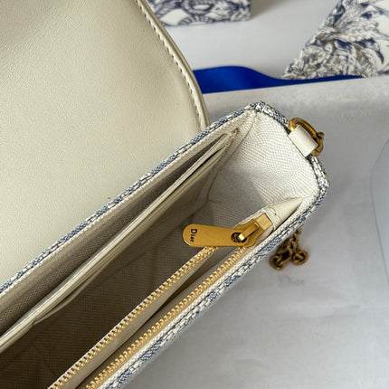 DIOR 25S MEDIUM SADDLE POUCH WITH CHAIN 21 IN LIGHT BLUE DIOR OBLIQUE JACQUARD CANVAS